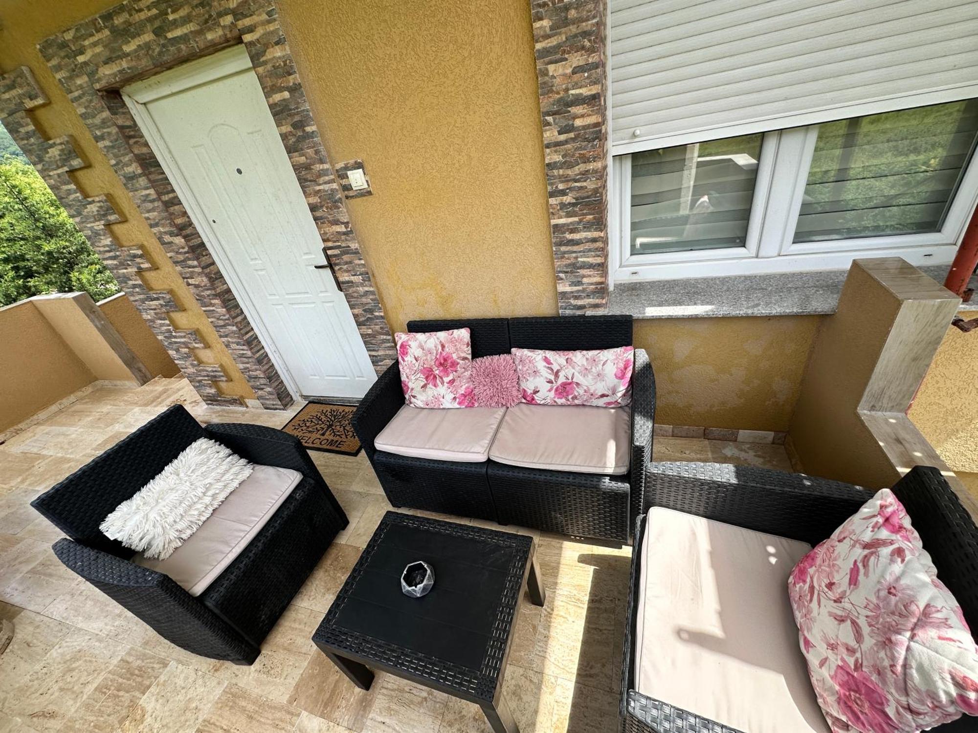 Apartments Ljiljanic Будва Экстерьер фото